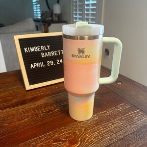 WARM SERENE BRUSHSTROKES STANLEY QUENCHER H2.0 FLOWSTATE™ TUMBLER | 40 OZ